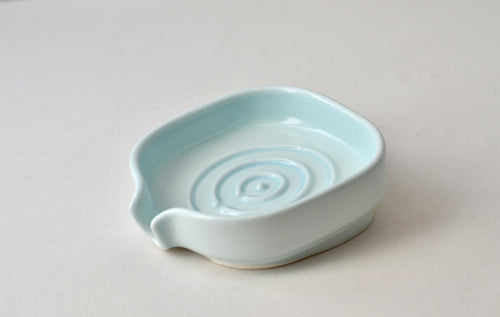 Self-Draining Porcelain Soap Dish – Ceramic Bathroom Soap Holder Tray for Sink & Shower