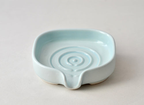 Self-Draining Porcelain Soap Dish – Ceramic Bathroom Soap Holder Tray for Sink & Shower